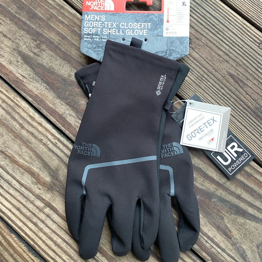 Men’s Gore-Tex Closefit Softshell Glove by The North Face